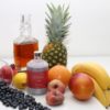 Crème-liqueur cerises et fruits mis en scène